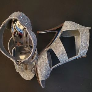 Women's sparkling heels 8.5 wide